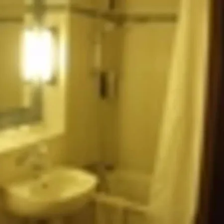 Campanile Moulins 3*