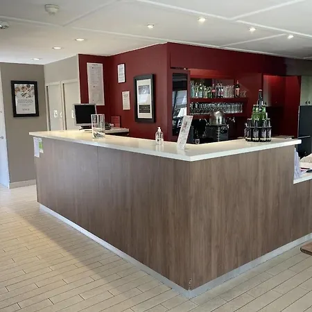 Campanile Moulins Hotel