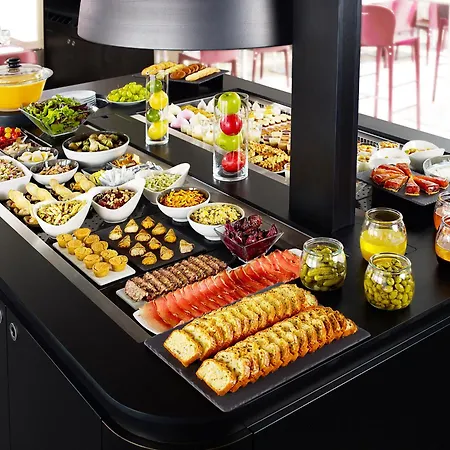 Campanile Moulins Avermes