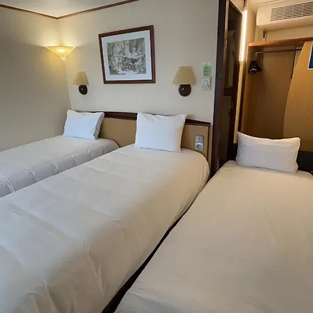 Campanile Moulins 3*