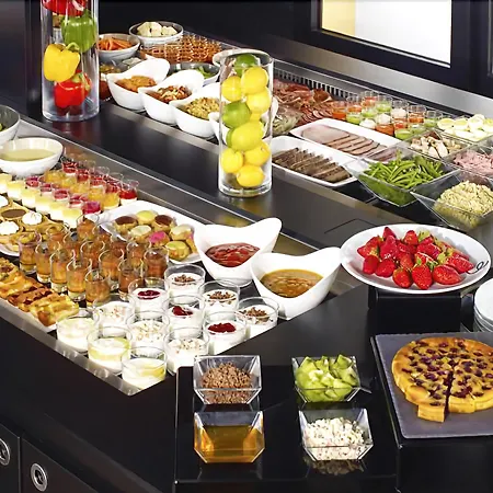 Campanile Moulins 3*