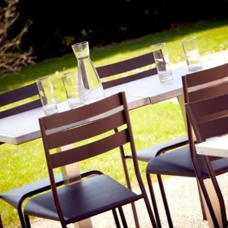 Hotel Campanile Moulins 3*