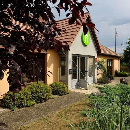 Campanile Nature - Moulins 3*