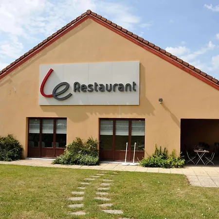 Campanile Moulins Hotel Avermes