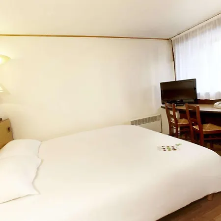 Hotel Campanile Nature - Moulins Avermes