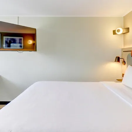 Campanile Nature - Moulins 3*