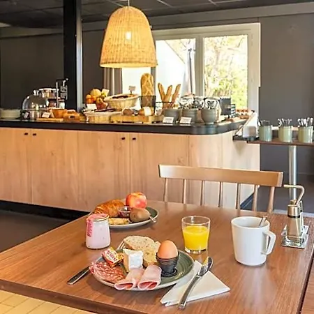 Campanile Nature - Moulins 酒店 3*