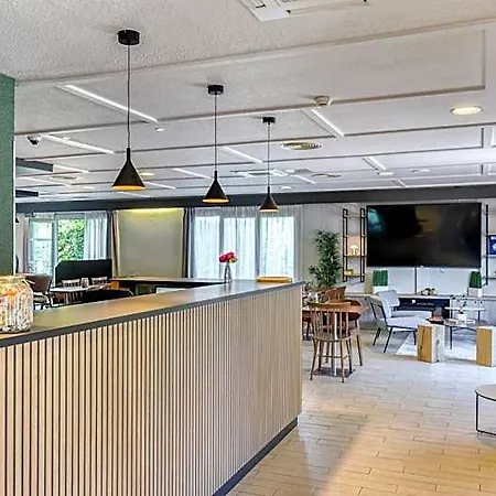 Campanile Nature - Moulins 3* 阿维尔梅斯