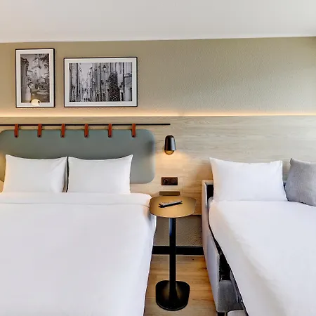 ホテル Campanile Nature - Moulins 3*