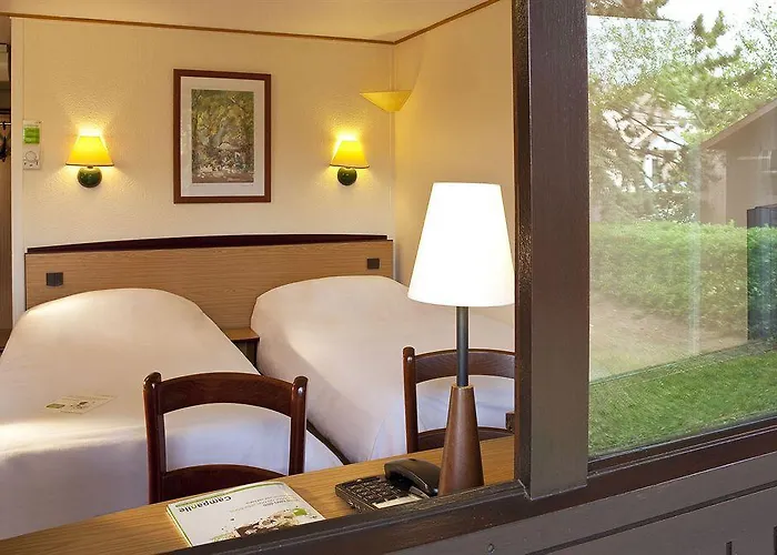 Campanile Moulins 3* Avermes