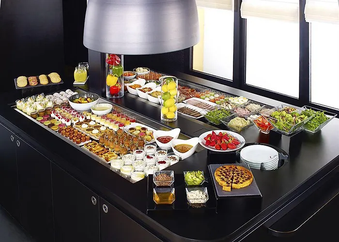 Hotel Campanile Moulins 3*