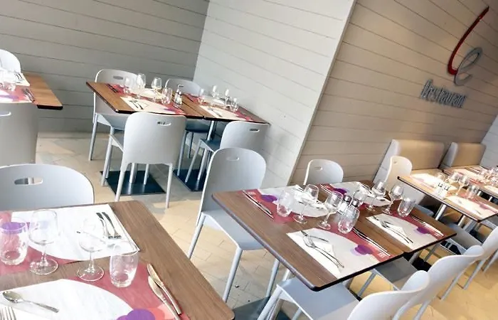 Campanile Moulins Hotel Avermes