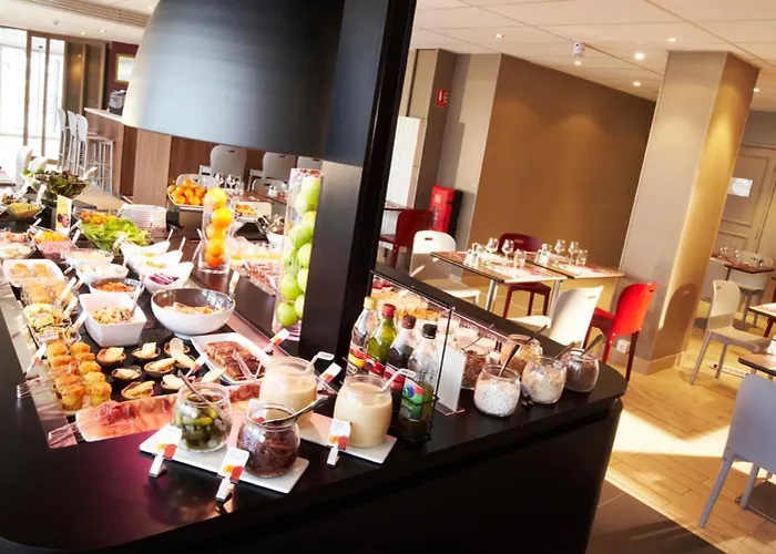 Hotel Campanile Moulins 3*