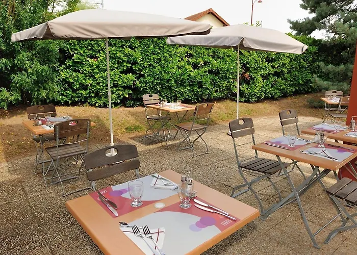 Campanile Moulins 3* Avermes