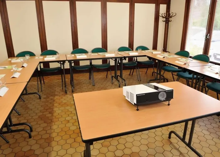 Campanile Moulins Hotel Avermes