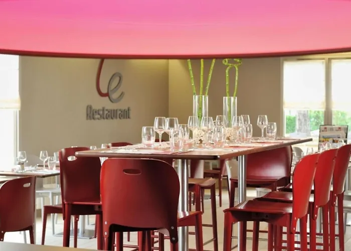 Campanile Moulins Hotel Avermes