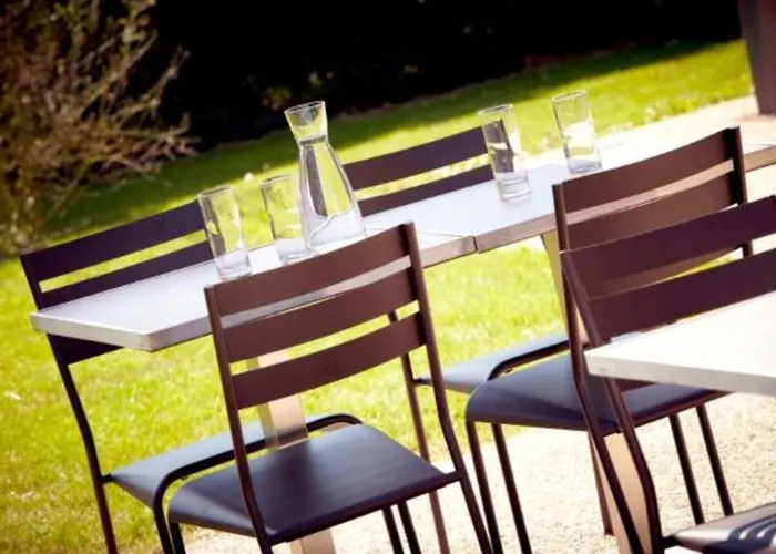 Hotel Campanile Moulins 3*