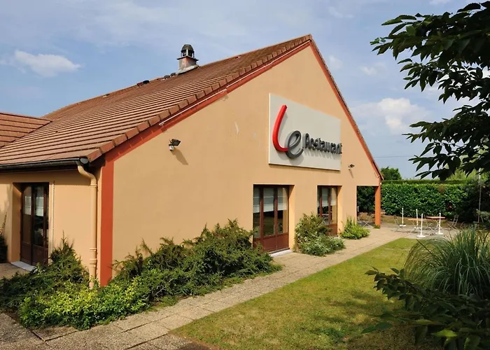 Campanile Moulins Hotel