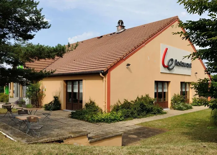 Campanile Moulins Hotel