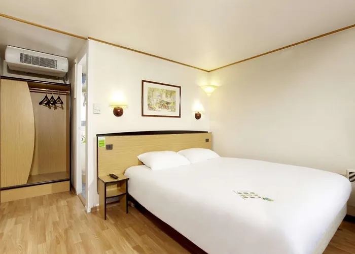 Campanile Moulins Avermes