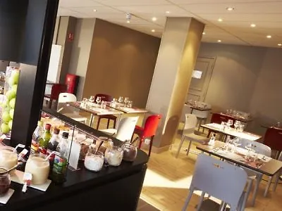 Campanile Moulins 3*