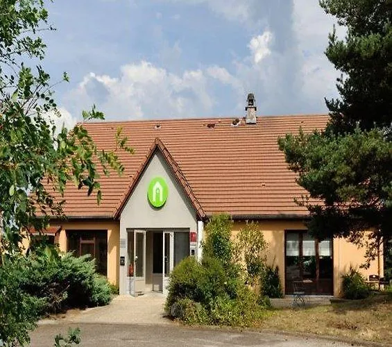 Campanile Moulins 3*