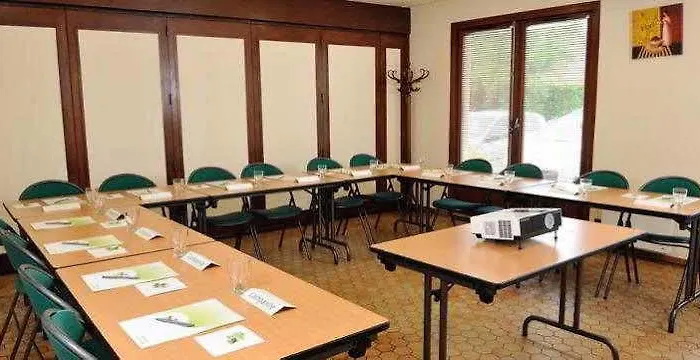 Campanile Moulins Hotel