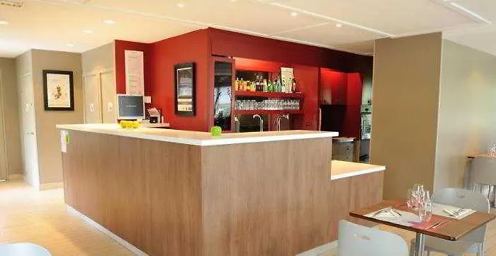 Campanile Moulins Avermes